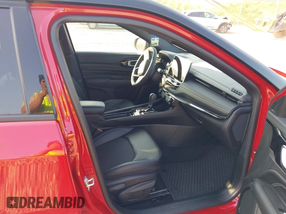 2024 Jeep Compass Latitude with VIN 3C4NJDBN8RT592122, listed as a IAAI auction lot 42375753 with 8,187 mi miles and . Bid and sale history available at DreamBid. Image 5.