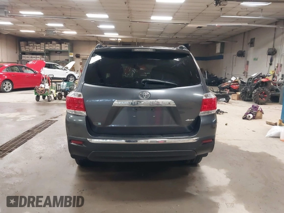 2013 Toyota Highlander Limited z VIN 5TDDK3EH1DS271468, wystawiony jako IAAI lot #42147451 z przebiegiem 98 139 mil mil oraz . Historia ofert i sprzedaży dostępna na DreamBid. Obrazek 17.