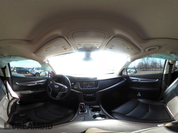 2019 Cadillac XT5 Premium Luxury AWD z VIN 1GYKNFRS2KZ227166, wystawiony jako IAAI lot #41786410 z przebiegiem 99 576 mil mil oraz . Historia ofert i sprzedaży dostępna na DreamBid. Obrazek 18.