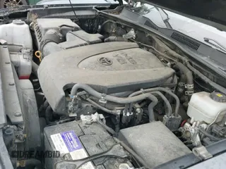 2018 Toyota Tacoma SR5 with VIN 3TMDZ5BNXJM052456, listed as a IAAI auction lot 42655350 with 124,179 mi miles and . Bid and sale history available at DreamBid. Image 22.