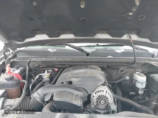 2007 Chevrolet Silverado 1500 LT w/1LT with VIN 2GCEC13C971586267, listed as a IAAI auction lot 41867101 with 181,925 mi miles. Bid and sale history available at carsss.com. Image 10.