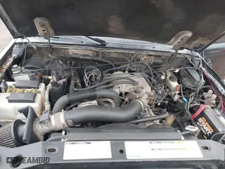 1998 Ford Ranger XL with VIN 1FTYR14U6WPB26066, listed as a IAAI auction lot 41538800 with 132,151 mi miles. Bid and sale history available at carsss.com. Image 10.