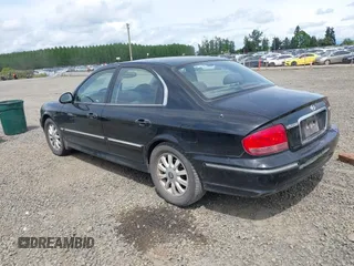 2004 Hyundai Sonata GLS with VIN KMHWF35H24A959811, listed as a IAAI auction lot 42145988 with 206,487 mi miles. Bid and sale history available at carsss.com. Image 3.