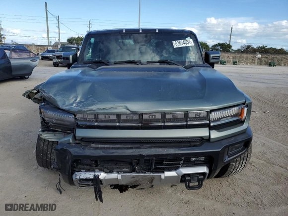 2024 GMC HUMMER EV SUV 3X with VIN 1GKB0RDC5RU100784, listed as a Copart auction lot 82634054 with NaN miles and Salvage Title. Bid and sale history available at carsss.com. Image 5.