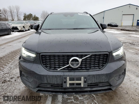 2019 Volvo XC40 R-Design with VIN YV4162UM7K2045386, listed as a Copart auction lot 47389645 with 101,592 mi miles and Salvage title. Bid and sale history available at DreamBid. Image 5.