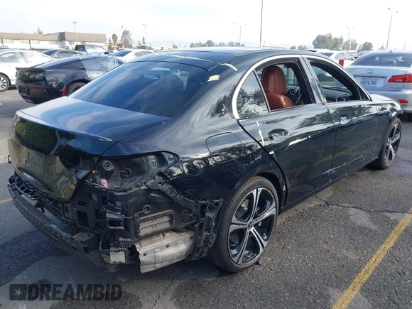 2022 Mercedes-Benz C 300 with VIN W1KAF4GB8NR064247, listed as a IAAI auction lot 40950205 with 24,313 mi miles and . Bid and sale history available at DreamBid. Image 4.