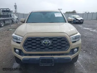 2020 Toyota Tacoma 4WD SR5 with VIN 3TMCZ5AN0LM340440, listed as a IAAI auction lot 41576373 with 98,843 mi miles. Bid and sale history available at carsss.com. Image 12.