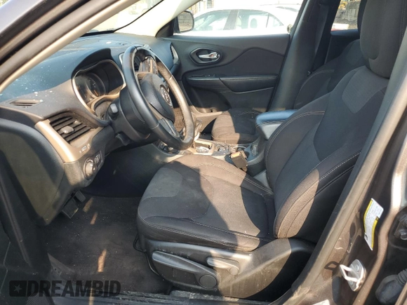 2016 Jeep Cherokee Latitude z VIN 1C4PJMCB2GW271617, wystawiony jako Copart lot #60405445 z przebiegiem 113 204 mil mil oraz Szkoda całkowita • Salvage title. Historia ofert i sprzedaży dostępna na DreamBid. Obrazek 7.