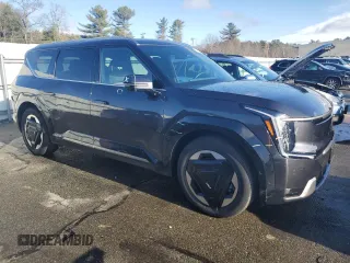 2024 Kia EV9 Land z VIN KNDADFS54R6035204, wystawiony jako Copart lot #84084644 z przebiegiem 14 352 mil mil oraz Szkoda całkowita • Salvage title. Historia ofert i sprzedaży dostępna na DreamBid. Obrazek 4.