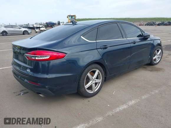 2020 Ford Fusion SE with VIN 3FA6P0HD3LR221714, listed as a IAAI auction lot 41654905 with 95,733 mi miles. Bid and sale history available at carsss.com. Image 4.