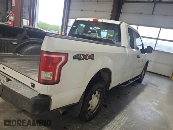 2015 Ford F-150 XLT z VIN 1FTFX1EF7FKD06649, wystawiony jako IAAI lot #42615380 z przebiegiem 177 590 mil mil oraz . Historia ofert i sprzedaży dostępna na DreamBid. Obrazek 32.