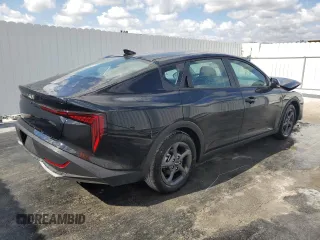 2025 Kia K4 LXS with VIN 3KPFT4DEXSE064040, listed as a Copart auction lot 53808645 with 4,284 mi miles and Clean Title. Bid and sale history available at carsss.com. Image 3.