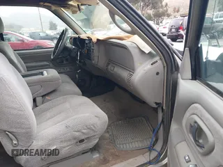 1998 Chevrolet Silverado 1500 with VIN 2GCEC19R3W1122806, listed as a IAAI auction lot 42153517 with 271,788 mi miles and . Bid and sale history available at DreamBid. Image 5.