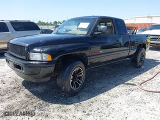 1998 Dodge Ram 1500 with VIN 3B7HF13Y8WG160320, listed as a IAAI auction lot 41970765 with 122,149 mi miles. Bid and sale history available at carsss.com. Image 2.