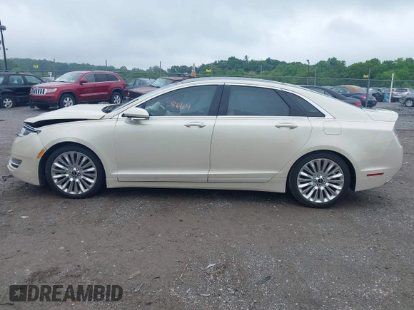 2015 Lincoln MKZ with VIN 3LN6L2JK9FR622100, listed as a IAAI auction lot 42269664 with 52,287 mi miles and . Bid and sale history available at DreamBid. Image 14.