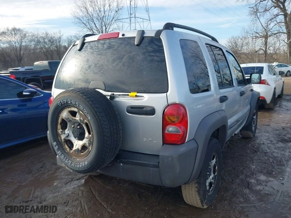 2004 Jeep Liberty Sport with VIN 1J4GL48K04W150870, listed as a IAAI auction lot 41640061 with 183,624 mi miles. Bid and sale history available at carsss.com. Image 4.
