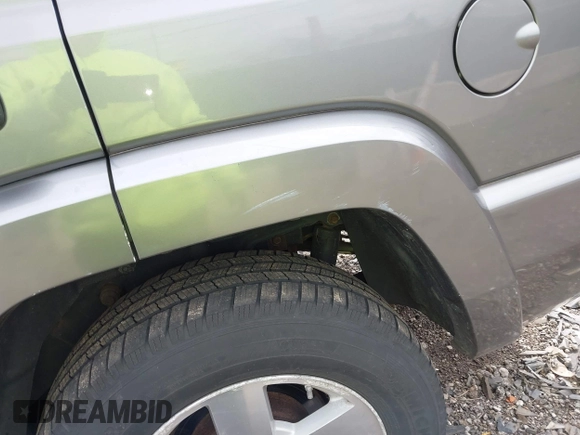 2008 Jeep Commander Sport with VIN 1J8HG48K98C135234, listed as a IAAI auction lot 41920183 with 247,452 mi miles. Bid and sale history available at carsss.com. Image 15.