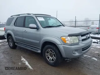 2005 Toyota Sequoia SR5 with VIN 5TDBT44A95S257043, listed as a IAAI auction lot 41562983 with 213,197 mi miles and . Bid and sale history available at DreamBid. Image 1.