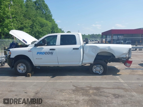 2019 Ram 2500 Tradesman with VIN 3C6UR5CJ6KG556859, listed as a IAAI auction lot 42406339 with 110,789 mi miles and . Bid and sale history available at DreamBid. Image 14.