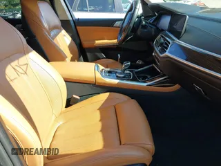 2020 BMW X7 xDrive40i z VIN 5UXCW2C01L9B61428, wystawiony jako IAAI lot #42209916 z przebiegiem 46 794 mil mil oraz . Historia ofert i sprzedaży dostępna na DreamBid. Obrazek 5.