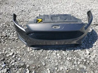 2018 Ford Focus SE с VIN 1FADP3FE5JL312063, выставлен на аукционе Copart как лот 53882065 с пробегом 82 743 миль миль и Списание • Salvage title. История ставок и продаж доступна на DreamBid. Изображение 12.