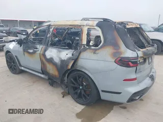 2024 BMW X7 xDrive40i z VIN 5UX23EM08R9W15958, wystawiony jako IAAI lot #41129800 z przebiegiem Nie podano mil oraz . Historia ofert i sprzedaży dostępna na DreamBid. Obrazek 3.