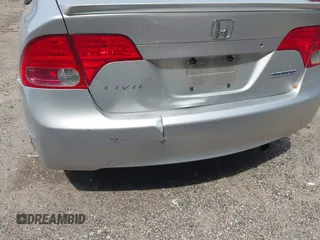 2006 Honda Civic z VIN JHMFA36236S020224, wystawiony jako IAAI lot #42152266 z przebiegiem 206 297 mil mil oraz . Historia ofert i sprzedaży dostępna na DreamBid. Obrazek 6.