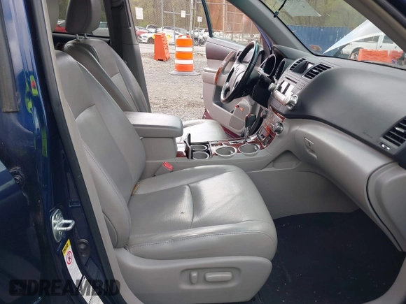 2012 Toyota Highlander Limited with VIN 5TDDK3EH7CS124909, listed as a IAAI auction lot 41982863 with 190,744 mi miles and . Bid and sale history available at DreamBid. Image 5.