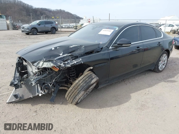 2017 Jaguar XF 35t Premium with VIN SAJBJ4BV4HCY32538, listed as a IAAI auction lot 41849505 with 109,290 mi miles. Bid and sale history available at carsss.com. Image 17.