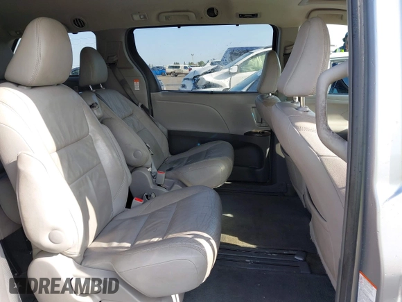 2017 Toyota Sienna XLE Auto Access Seat with VIN 5TDYZ3DC5HS831596, listed as a IAAI auction lot 42146953 with 181,807 mi miles. Bid and sale history available at carsss.com. Image 8.