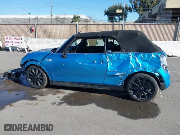 2019 MINI Convertible Cooper S with VIN WMWWG9C50K3J31011, listed as a IAAI auction lot 41332186 with 82,105 mi miles. Bid and sale history available at carsss.com. Image 14.