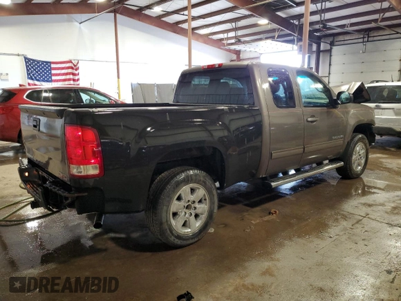 2013 GMC Sierra 1500 SLT z VIN 1GTR2WE72DZ194333, wystawiony jako Copart lot #42620605 z przebiegiem 132 775 mil mil oraz Szkoda całkowita • Salvage title. Historia ofert i sprzedaży dostępna na DreamBid. Obrazek 3.