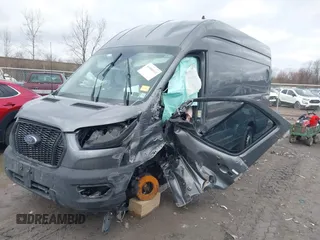 2023 Ford Transit Cargo z VIN 1FTBW3X86PKC01923, wystawiony jako IAAI lot #41886513 z przebiegiem 148 658 mil mil oraz . Historia ofert i sprzedaży dostępna na DreamBid. Obrazek 17.