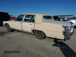 1988 Cadillac Brougham z VIN 1G6DW51Y9J9710161, wystawiony jako Copart lot #87093424 z przebiegiem 59 519 mil mil oraz Tytuł czysty. Historia ofert i sprzedaży dostępna na DreamBid. Obrazek 2.