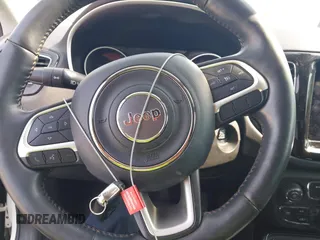 2018 Jeep Compass Limited z VIN 3C4NJCCB6JT308974, wystawiony jako IAAI lot #42468367 z przebiegiem 137 289 mil mil oraz . Historia ofert i sprzedaży dostępna na DreamBid. Obrazek 11.