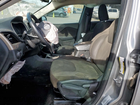 2015 Jeep Cherokee Latitude with VIN 1C4PJLCB4FW539933, listed as a Copart auction lot 49558245 with 142,828 mi miles and Salvage Title. Bid and sale history available at carsss.com. Image 7.