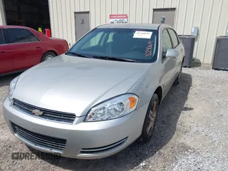 2008 Chevrolet Impala LS z VIN 2G1WB58K681201773, wystawiony jako IAAI lot #42240644 z przebiegiem 235 778 mil mil oraz . Historia ofert i sprzedaży dostępna na DreamBid. Obrazek 6.