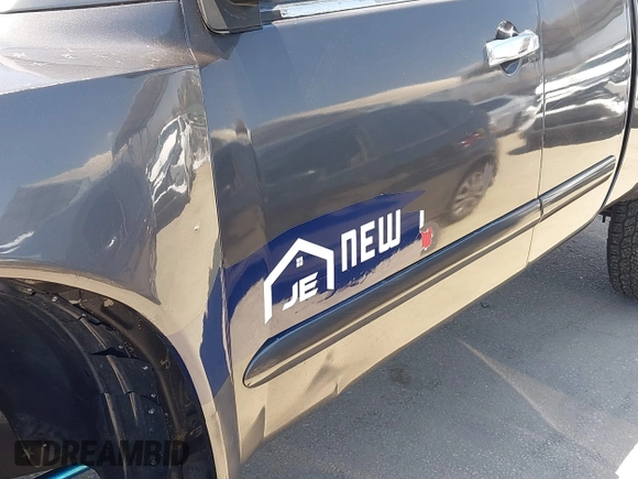 2006 Nissan Titan XE z VIN 1N6AA06B06N551578, wystawiony jako IAAI lot #42403828 z przebiegiem 143 420 mil mil oraz . Historia ofert i sprzedaży dostępna na DreamBid. Obrazek 19.