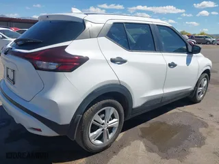2022 Nissan Kicks S with VIN 3N1CP5BV7NL511927, listed as a IAAI auction lot 42025240 with 47,444 mi miles. Bid and sale history available at carsss.com. Image 4.