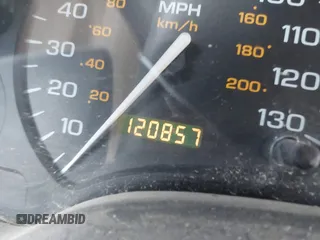 1999 Saturn SW z VIN 1G8ZK8276XZ295812, wystawiony jako IAAI lot #41313503 z przebiegiem 120 857 mil mil oraz . Historia ofert i sprzedaży dostępna na DreamBid. Obrazek 16.