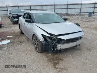 2017 Nissan Maxima SV z VIN 1N4AA6AP1HC402304, wystawiony jako IAAI lot #41397022 z przebiegiem Nie podano mil oraz . Historia ofert i sprzedaży dostępna na DreamBid. Obrazek 1.