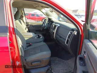 2015 Ram 1500 Big Horn z VIN 1C6RR7LT1FS719886, wystawiony jako IAAI lot #41898418 z przebiegiem 145 064 mil mil oraz . Historia ofert i sprzedaży dostępna na DreamBid. Obrazek 5.