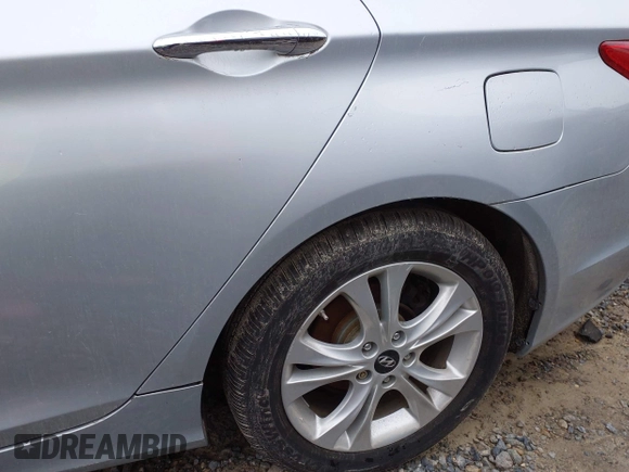 2013 Hyundai Sonata Limited with VIN 5NPEC4AC0DH732425, listed as a IAAI auction lot 42030047 with 109,241 mi miles and . Bid and sale history available at DreamBid. Image 14.