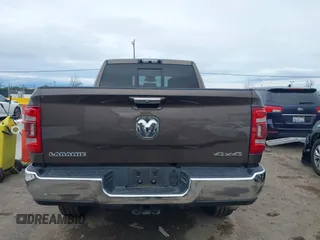2020 Ram 2500 Laramie z VIN 3C6UR5FL5LG249102, wystawiony jako IAAI lot #41414195 z przebiegiem 42 044 mil mil oraz . Historia ofert i sprzedaży dostępna na DreamBid. Obrazek 16.