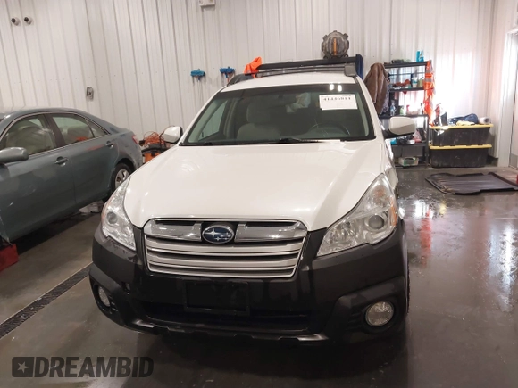 2014 Subaru Outback 2.5i Premium with VIN 4S4BRCCC6E3284922, listed as a IAAI auction lot 41446811 with 155,586 mi miles. Bid and sale history available at carsss.com. Image 12.