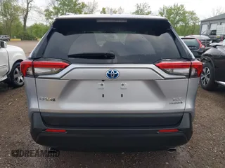 2024 Toyota RAV4 Hybrid XLE Premium z VIN 4T3B6RFV2RU151316, wystawiony jako IAAI lot #42171500 z przebiegiem 4 801 mil mil oraz . Historia ofert i sprzedaży dostępna na DreamBid. Obrazek 16.