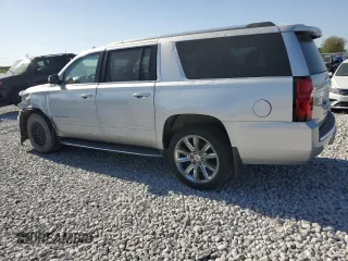 2017 Chevrolet Suburban Premier z VIN 1GNSKJKC4HR316953, wystawiony jako Copart lot #76944884 z przebiegiem 105 753 mil mil oraz Szkoda całkowita • Salvage title. Historia ofert i sprzedaży dostępna na DreamBid. Obrazek 2.