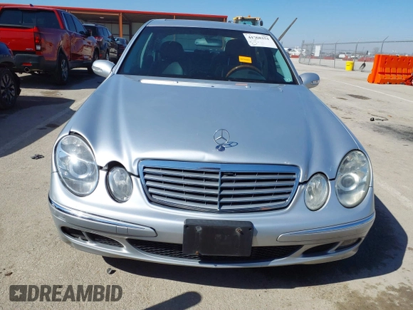 2006 Mercedes-Benz E-Class 3.5L with VIN WDBUF56J66A828486, listed as a IAAI auction lot 41768251 with 277,297 mi miles. Bid and sale history available at carsss.com. Image 12.