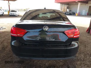 2015 Volkswagen Passat SEL Premium z VIN 1VWCV7A39FC088048, wystawiony jako IAAI lot #41896215 z przebiegiem 94 635 mil mil oraz . Historia ofert i sprzedaży dostępna na DreamBid. Obrazek 16.