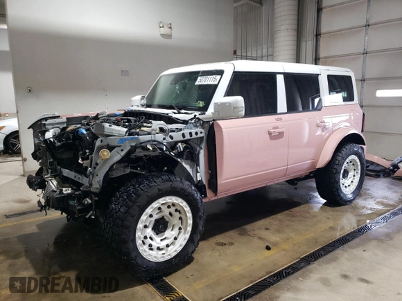 2023 Ford Bronco z VIN 1FMEE5DP3PLB07107, wystawiony jako Copart lot #50701115 z przebiegiem 12 807 mil mil oraz Szkoda całkowita • Salvage title. Historia ofert i sprzedaży dostępna na DreamBid. Obrazek 1.